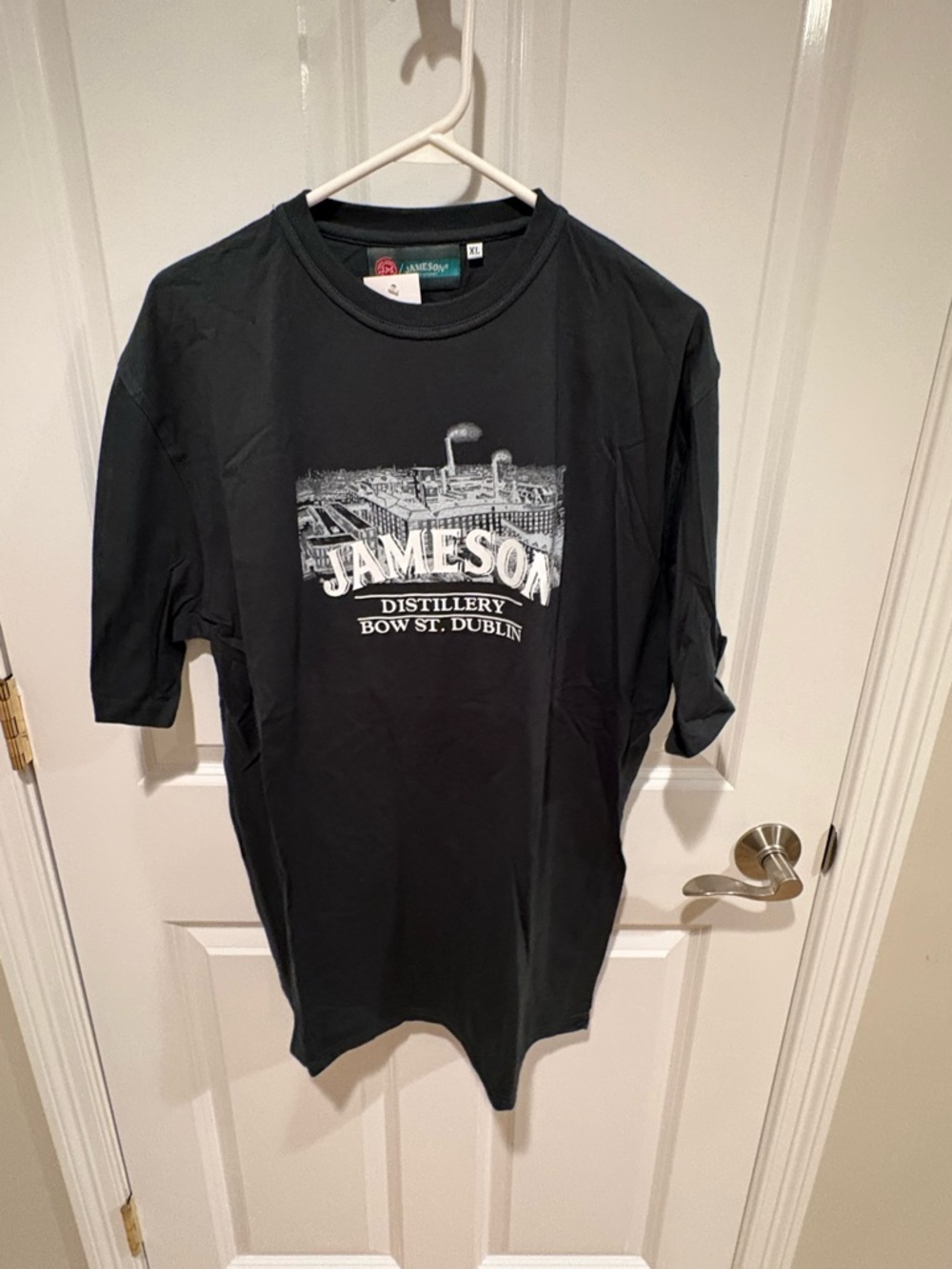 NWT Jameson Black Short-Sleeve Graphic Tee for Men